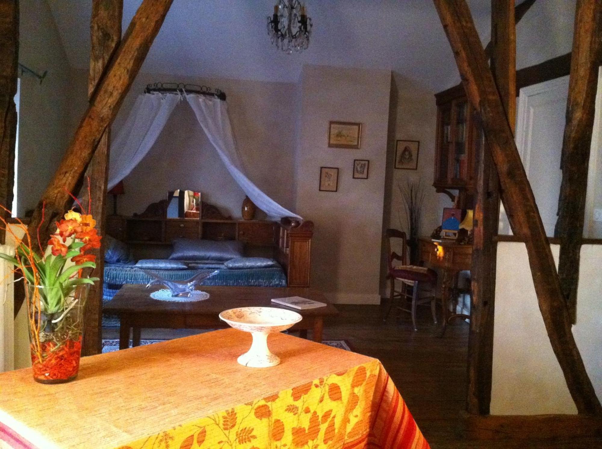 Le Clos De La Muse Сен-Жюньен Номер фото