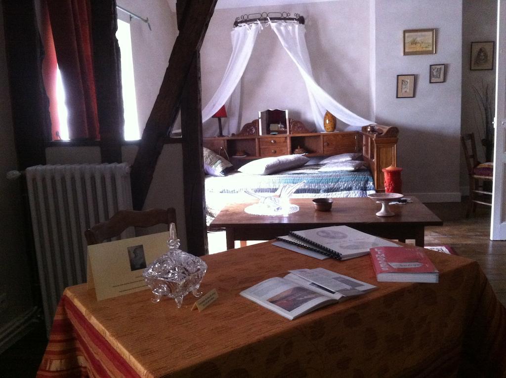Le Clos De La Muse Сен-Жюньен Номер фото